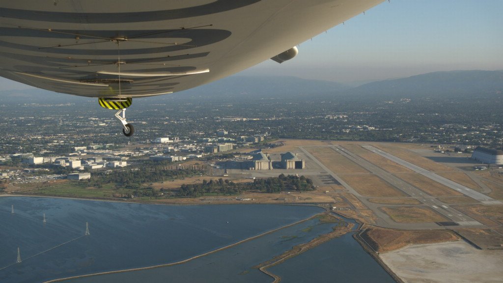 Departing_Moffett_Field