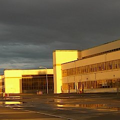 Nas Alameda hanger row