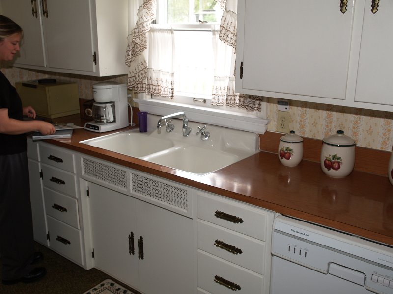 WI House 12TH ST 4_Kitch 1